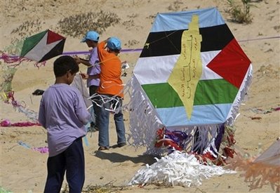 MIDEAST ISRAEL PALESTINIANS KITE RECORD